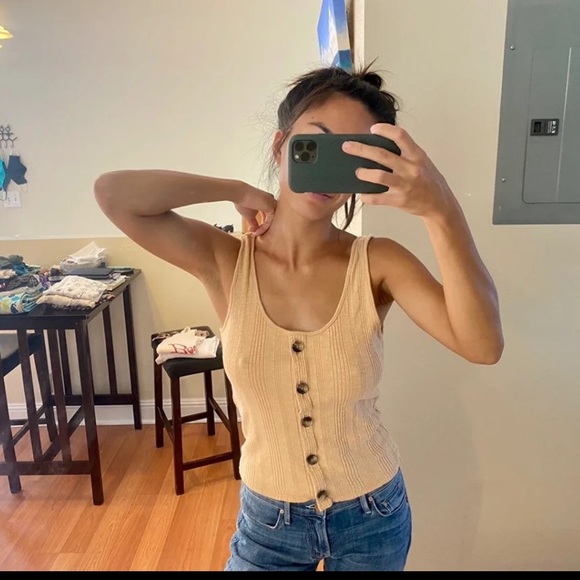 ❌SOLD❌Tank Top bundle - Picture 6 of 7